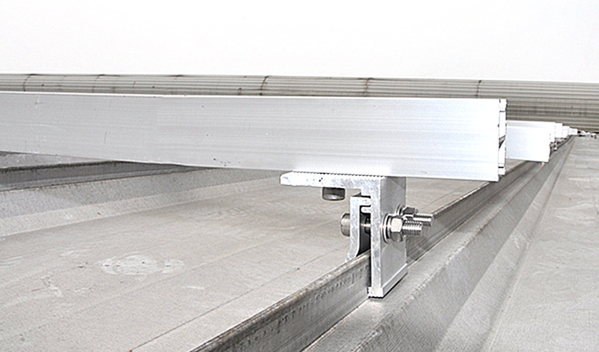 彩鋼瓦支架太陽(yáng)能發(fā)電